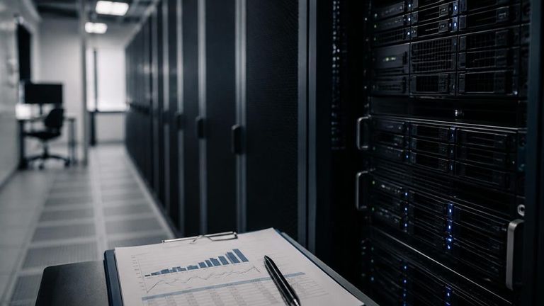 GoDaddy AI Market Strategy Report - Dedicated Hosting Services