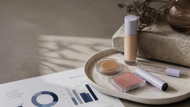 Kosas AI Market Strategy Report - Clean Makeup Brands